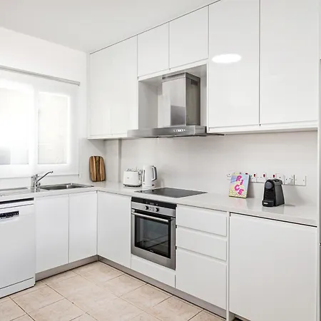 Agnes Beachfront By Nomads Apartman *